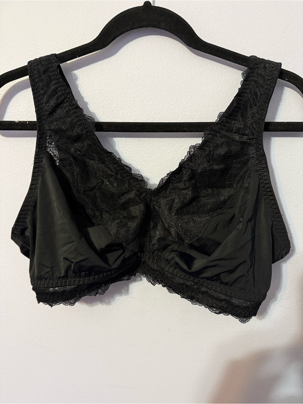 Breezies Black Lace Full Coverage Support Bra - Picture 2 of 9